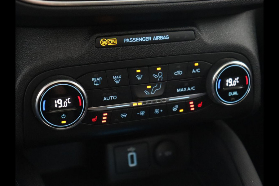 Ford Focus 1.0 EcoBoost Titanium | Panoramadak | Head-Up | Stoel & stuurverwarming | Adaptive cruise | B&O Sound | Full LED | Carplay | Keyless | Climate control | Navigatie | Parkeerhulp