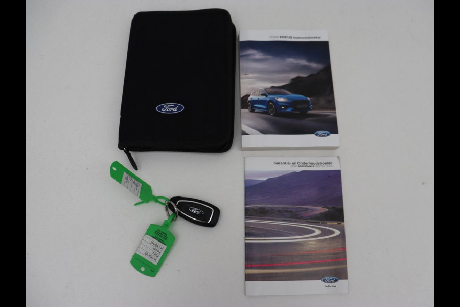 Ford Focus 1.0 EcoBoost Titanium | Panoramadak | Head-Up | Stoel & stuurverwarming | Adaptive cruise | B&O Sound | Full LED | Carplay | Keyless | Climate control | Navigatie | Parkeerhulp