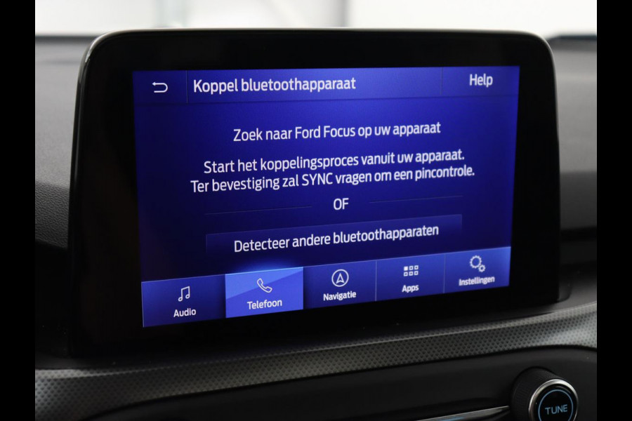 Ford Focus 1.0 EcoBoost Titanium | Panoramadak | Head-Up | Stoel & stuurverwarming | Adaptive cruise | B&O Sound | Full LED | Carplay | Keyless | Climate control | Navigatie | Parkeerhulp