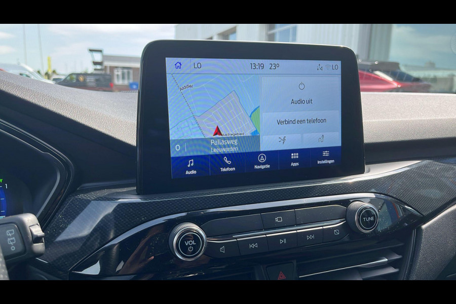 Ford Kuga 2.5 PHEV ST-Line X | Full options | Weg/Uitklapbare Trekhaak (Elektrisch bedienbaar) | Elektrisch glazen panorama-dak | Adaptive cruise control | Winter Pack | Dodehoeksensoren | Bang&Olufsen | Head up Display | Adaptive LED | 19 inch lichtmetalen velgen met rode remklauwen | Elektrische achterklep