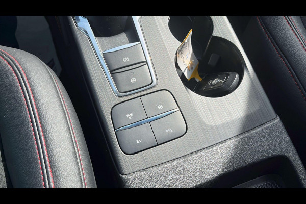 Ford Kuga 2.5 PHEV ST-Line X | Full options | Weg/Uitklapbare Trekhaak (Elektrisch bedienbaar) | Elektrisch glazen panorama-dak | Adaptive cruise control | Winter Pack | Dodehoeksensoren | Bang&Olufsen | Head up Display | Adaptive LED | 19 inch lichtmetalen velgen met rode remklauwen | Elektrische achterklep