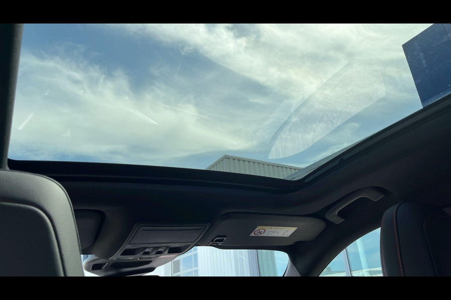 Ford Kuga 2.5 PHEV ST-Line X | Full options | Weg/Uitklapbare Trekhaak (Elektrisch bedienbaar) | Elektrisch glazen panorama-dak | Adaptive cruise control | Winter Pack | Dodehoeksensoren | Bang&Olufsen | Head up Display | Adaptive LED | 19 inch lichtmetalen velgen met rode remklauwen | Elektrische achterklep
