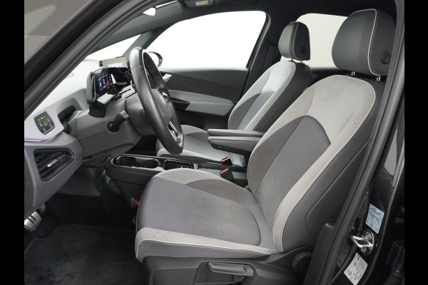 Volkswagen ID.3 58kWh 204PK 1st. First Plus Navi-Pro 19" Camera Trekhaak Apple Carplay Android Auto Matrix-LED Stoel-Stuurverwarming Adapt.Cruis Lmv Bluetooth Regensensor Rijstrooksensor Verkeersbord detectie Wifi Origineel Nederlandse Auto Nieuwprijs €43.675,-