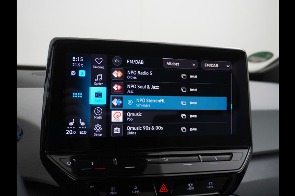 Volkswagen ID.3 58kWh 204PK 1st. First Plus Navi-Pro 19" Camera Trekhaak Apple Carplay Android Auto Matrix-LED Stoel-Stuurverwarming Adapt.Cruis Lmv Bluetooth Regensensor Rijstrooksensor Verkeersbord detectie Wifi Origineel Nederlandse Auto Nieuwprijs €43.675,-