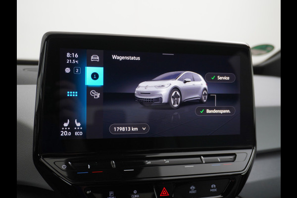 Volkswagen ID.3 58kWh 204PK 1st. First Plus Navi-Pro 19" Camera Trekhaak Apple Carplay Android Auto Matrix-LED Stoel-Stuurverwarming Adapt.Cruis Lmv Bluetooth Regensensor Rijstrooksensor Verkeersbord detectie Wifi Origineel Nederlandse Auto Nieuwprijs €43.675,-