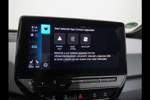 Volkswagen ID.3 58kWh 204PK 1st. First Plus Navi-Pro 19" Camera Trekhaak Apple Carplay Android Auto Matrix-LED Stoel-Stuurverwarming Adapt.Cruis Lmv Bluetooth Regensensor Rijstrooksensor Verkeersbord detectie Wifi Origineel Nederlandse Auto Nieuwprijs €43.675,-