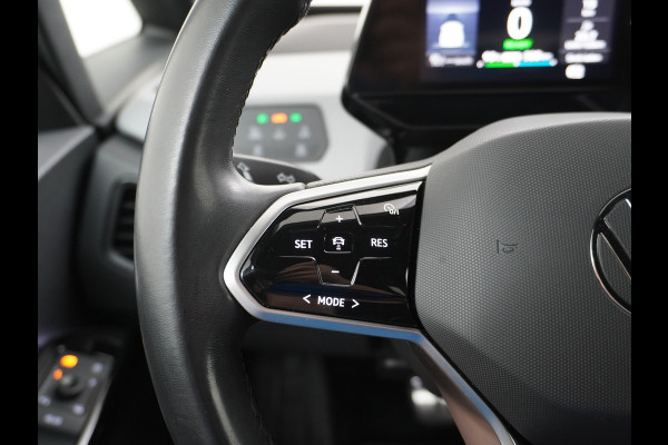 Volkswagen ID.3 58kWh 204PK 1st. First Plus Navi-Pro 19" Camera Trekhaak Apple Carplay Android Auto Matrix-LED Stoel-Stuurverwarming Adapt.Cruis Lmv Bluetooth Regensensor Rijstrooksensor Verkeersbord detectie Wifi Origineel Nederlandse Auto Nieuwprijs €43.675,-