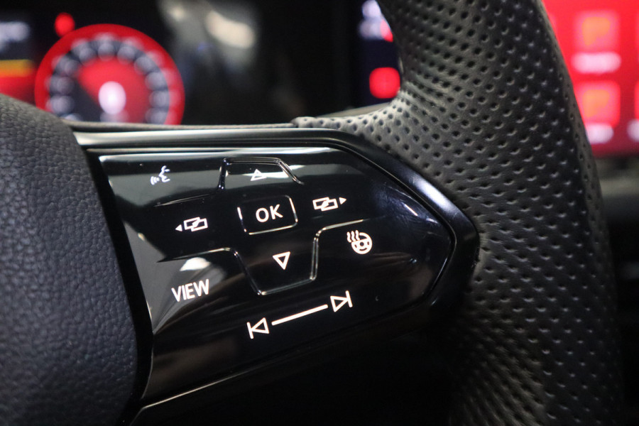 Volkswagen Golf 2.0 TSI GTI ACC Navi Panoramadak Milltek Uitlaat