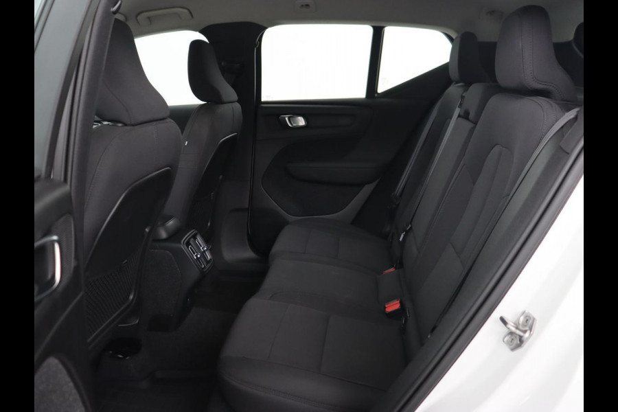 Volvo XC40 1.5 T2 Business Pro | Trekhaak | Stoel & stuurverwarming | Camera | Carplay | Navigatie | Adaptive cruise | Keyless | Climate control