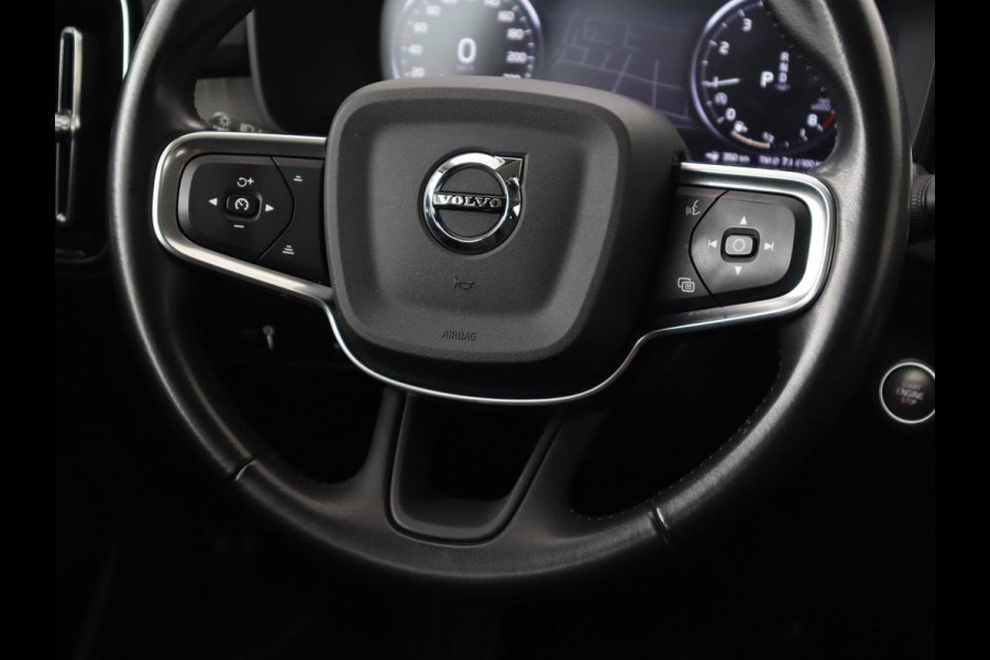 Volvo XC40 1.5 T2 Business Pro | Trekhaak | Stoel & stuurverwarming | Camera | Carplay | Navigatie | Adaptive cruise | Keyless | Climate control
