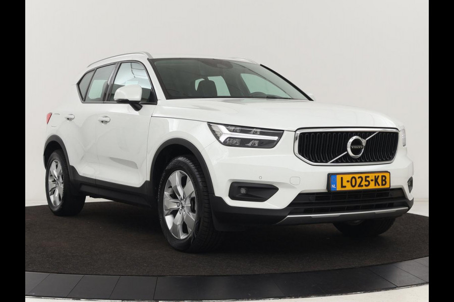 Volvo XC40 1.5 T2 Business Pro | Trekhaak | Stoel & stuurverwarming | Camera | Carplay | Navigatie | Adaptive cruise | Keyless | Climate control