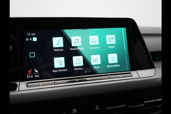 Volkswagen Golf GTE 245pk Plug In Hybrid Black Optic PHEV | Adaptive Cruise  | Camera | IQ Light | Sportstoelen Verwarmd | 18"L.M | Virtual | Apple Carplay | Sfeerverlichting | Keyless |