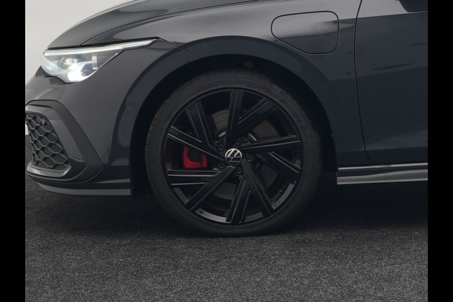 Volkswagen Golf GTE 245pk Plug In Hybrid Black Optic PHEV | Adaptive Cruise  | Camera | IQ Light | Sportstoelen Verwarmd | 18"L.M | Virtual | Apple Carplay | Sfeerverlichting | Keyless |
