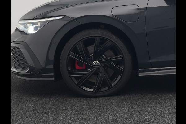 Volkswagen Golf GTE 245pk Plug In Hybrid Black Optic PHEV | Adaptive Cruise  | Camera | IQ Light | Sportstoelen Verwarmd | 18"L.M | Virtual | Apple Carplay | Sfeerverlichting | Keyless |