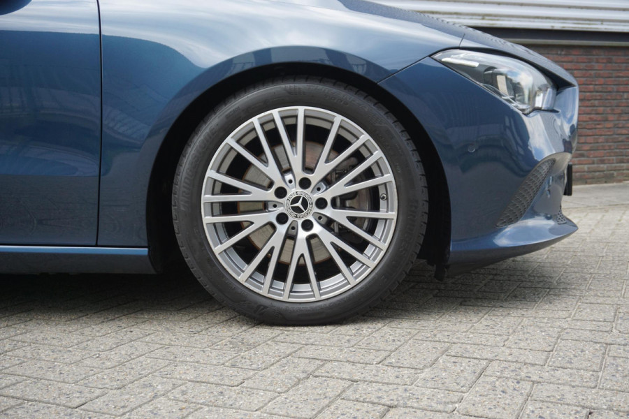 Mercedes-Benz CLA-Klasse 250 225PK/Led-Matrix/18Inch./Sportstoelen Leer/ Dealeronderhouden