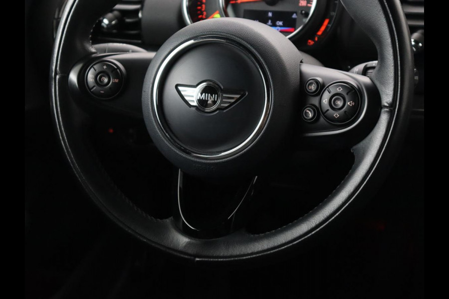 MINI Clubman 1.5 One Chili Plus | Full LED | Navigatie | Climate control | Keyless | Bluetooth | Leder/Stof | Park Assist | Cruise control