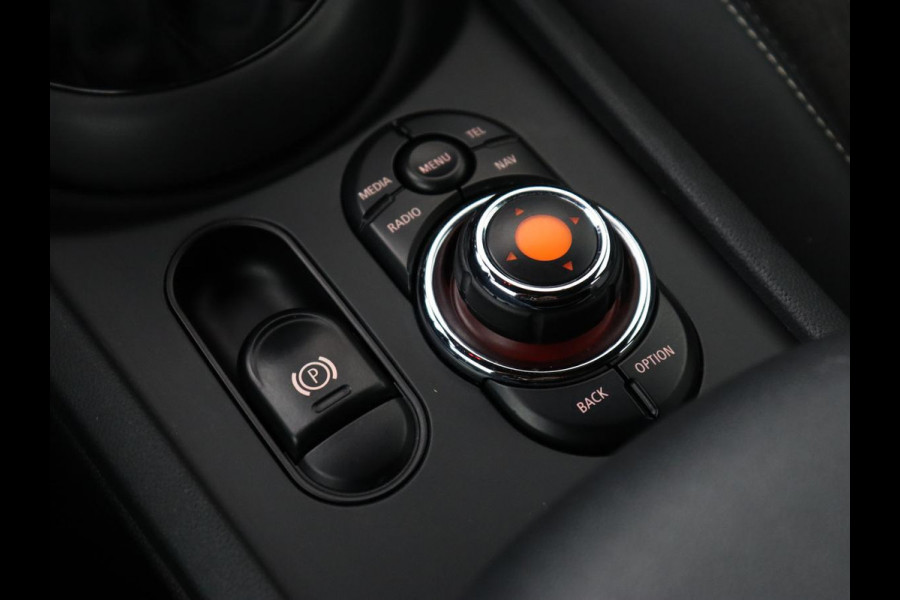 MINI Clubman 1.5 One Chili Plus | Full LED | Navigatie | Climate control | Keyless | Bluetooth | Leder/Stof | Park Assist | Cruise control