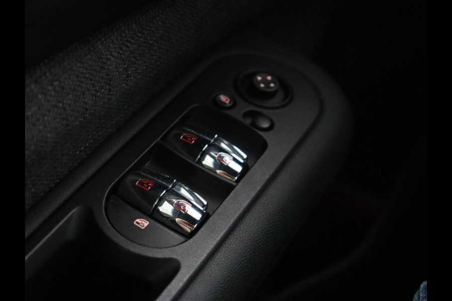 MINI Clubman 1.5 One Chili Plus | Full LED | Navigatie | Climate control | Keyless | Bluetooth | Leder/Stof | Park Assist | Cruise control