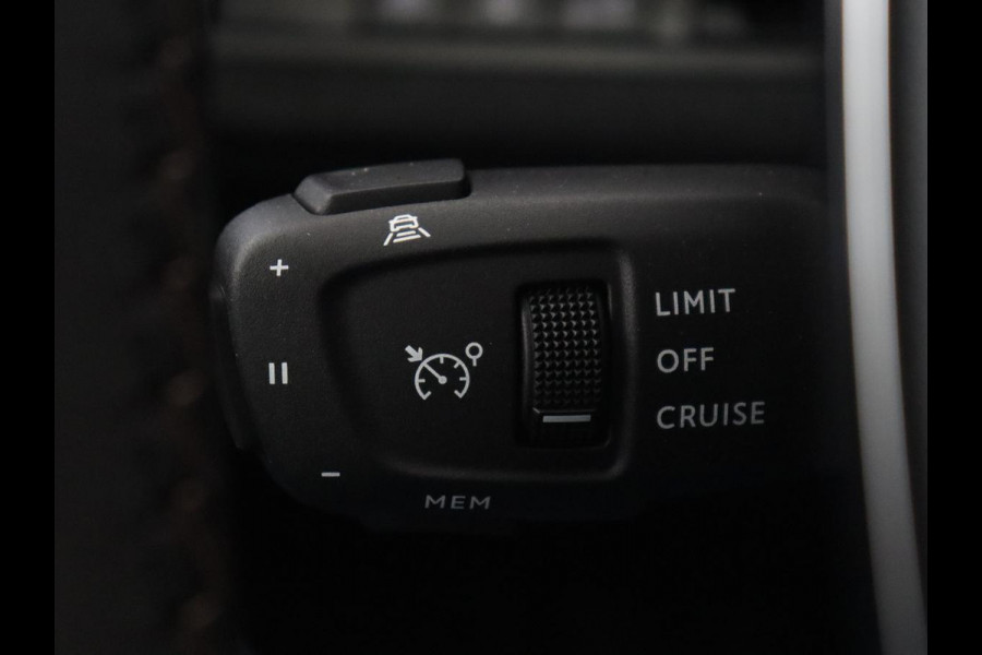 Peugeot 3008 1.6 PureTech GT | Panoramadak | Stoelverwarming | Massage | 360 Camera | Carplay | Adaptive cruise | Focal Sound | Half leder | Navigatie | Keyless | Full LED