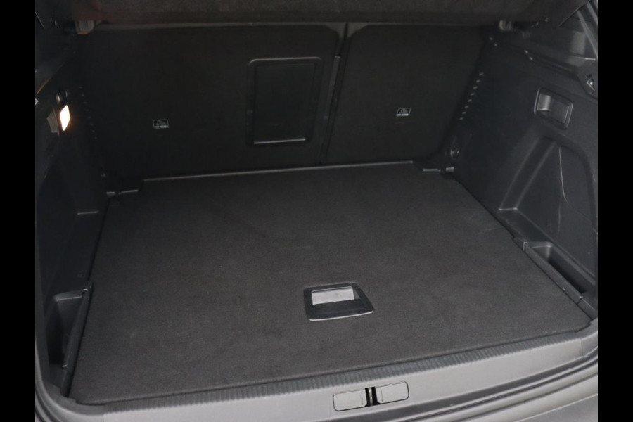 Peugeot 3008 1.6 PureTech GT | Panoramadak | Stoelverwarming | Massage | 360 Camera | Carplay | Adaptive cruise | Focal Sound | Half leder | Navigatie | Keyless | Full LED