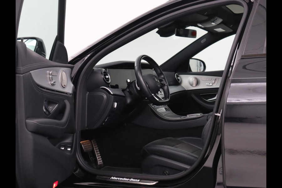 Mercedes-Benz E-Klasse 300e AMG | Panoramadak | Burmester | Head-Up | Adaptive cruise | Stoelverwarming | 360 Camera | Memory | Carplay | Matrix LED | Leder/Alcantara | Trekhaak | Widescreen | PHEV | Plug In