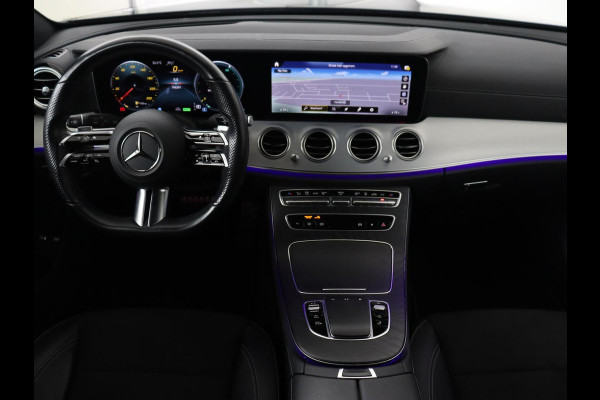 Mercedes-Benz E-Klasse 300e AMG | Panoramadak | Burmester | Head-Up | Adaptive cruise | Stoelverwarming | 360 Camera | Memory | Carplay | Matrix LED | Leder/Alcantara | Trekhaak | Widescreen | PHEV | Plug In