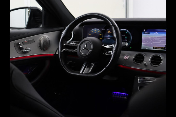 Mercedes-Benz E-Klasse 300e AMG | Panoramadak | Burmester | Head-Up | Adaptive cruise | Stoelverwarming | 360 Camera | Memory | Carplay | Matrix LED | Leder/Alcantara | Trekhaak | Widescreen | PHEV | Plug In