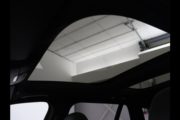 Mercedes-Benz E-Klasse 300e AMG | Panoramadak | Burmester | Head-Up | Adaptive cruise | Stoelverwarming | 360 Camera | Memory | Carplay | Matrix LED | Leder/Alcantara | Trekhaak | Widescreen | PHEV | Plug In