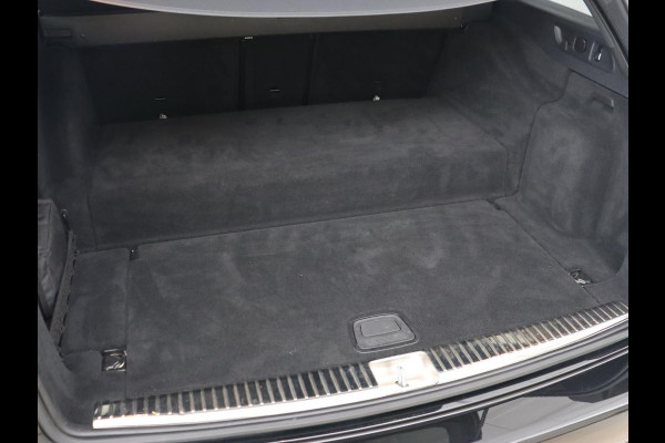 Mercedes-Benz E-Klasse 300e AMG | Panoramadak | Burmester | Head-Up | Adaptive cruise | Stoelverwarming | 360 Camera | Memory | Carplay | Matrix LED | Leder/Alcantara | Trekhaak | Widescreen | PHEV | Plug In