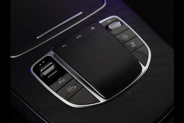 Mercedes-Benz E-Klasse 300e AMG | Panoramadak | Burmester | Head-Up | Adaptive cruise | Stoelverwarming | 360 Camera | Memory | Carplay | Matrix LED | Leder/Alcantara | Trekhaak | Widescreen | PHEV | Plug In