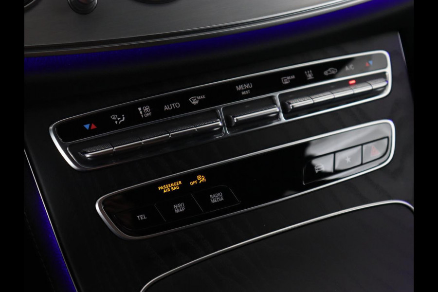 Mercedes-Benz E-Klasse 300e AMG | Panoramadak | Burmester | Head-Up | Adaptive cruise | Stoelverwarming | 360 Camera | Memory | Carplay | Matrix LED | Leder/Alcantara | Trekhaak | Widescreen | PHEV | Plug In