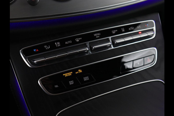 Mercedes-Benz E-Klasse 300e AMG | Panoramadak | Burmester | Head-Up | Adaptive cruise | Stoelverwarming | 360 Camera | Memory | Carplay | Matrix LED | Leder/Alcantara | Trekhaak | Widescreen | PHEV | Plug In