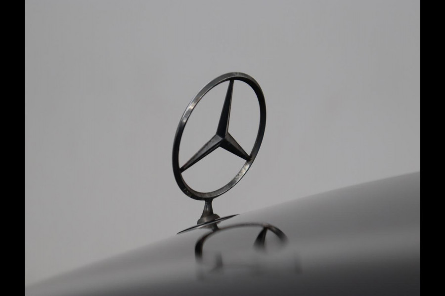 Mercedes-Benz E-Klasse 300e AMG | Panoramadak | Burmester | Head-Up | Adaptive cruise | Stoelverwarming | 360 Camera | Memory | Carplay | Matrix LED | Leder/Alcantara | Trekhaak | Widescreen | PHEV | Plug In