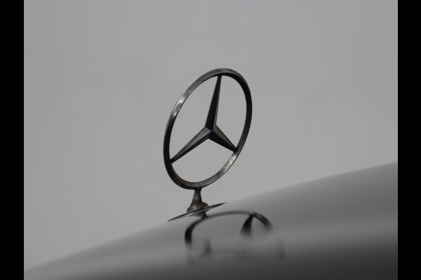 Mercedes-Benz E-Klasse 300e AMG | Panoramadak | Burmester | Head-Up | Adaptive cruise | Stoelverwarming | 360 Camera | Memory | Carplay | Matrix LED | Leder/Alcantara | Trekhaak | Widescreen | PHEV | Plug In