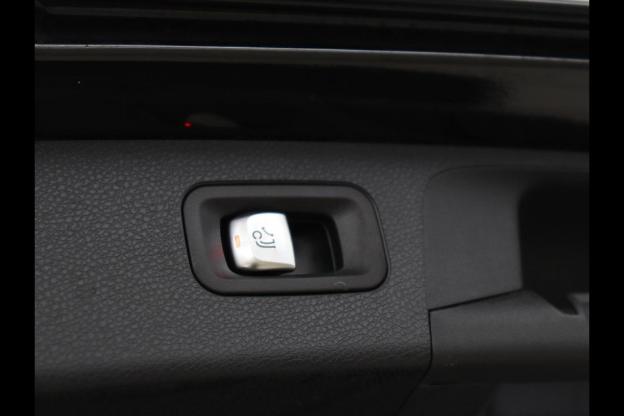 Mercedes-Benz E-Klasse 300e AMG | Panoramadak | Burmester | Head-Up | Adaptive cruise | Stoelverwarming | 360 Camera | Memory | Carplay | Matrix LED | Leder/Alcantara | Trekhaak | Widescreen | PHEV | Plug In