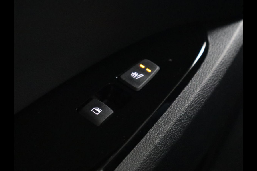 Kia Sportage 1.6 T-GDi Plug-in Hybrid AWD DynamicPlusLine | Panoramadak | Stoel & stuurverwarming | Camera | Adaptive cruise | Achterbankverwarming | Keyless | Carplay | Navigatie