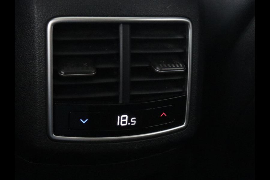 Kia Sportage 1.6 T-GDi Plug-in Hybrid AWD DynamicPlusLine | Panoramadak | Stoel & stuurverwarming | Camera | Adaptive cruise | Achterbankverwarming | Keyless | Carplay | Navigatie