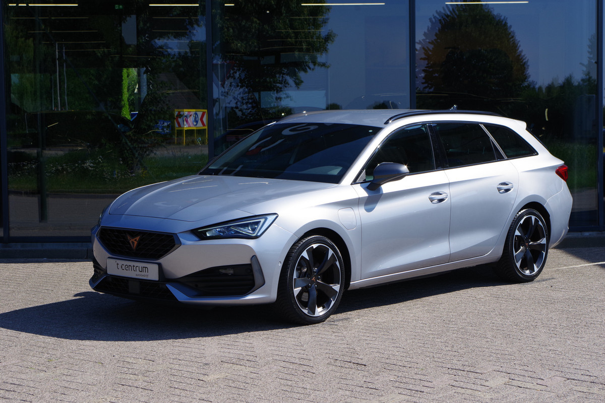 CUPRA Leon Sportstourer 1.4 e-Hybrid 245 PK VZ Adrenaline, Adap. Cruise Control, Sfeerverlichting, LED, Camera CUPRA Leon Sportstourer 1.4 e-Hybrid 245 PK VZ Adrenaline, Adap. Cruise Control, Sfeerverlichting, LED, Camera