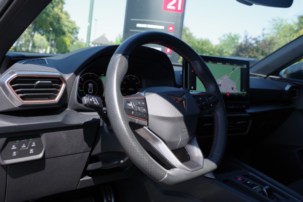CUPRA Leon Sportstourer 1.4 e-Hybrid 245 PK VZ Adrenaline, Adap. Cruise Control, Sfeerverlichting, LED, Camera
