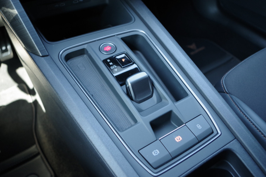 CUPRA Leon Sportstourer 1.4 e-Hybrid 245 PK VZ Adrenaline, Adap. Cruise Control, Sfeerverlichting, LED, Camera