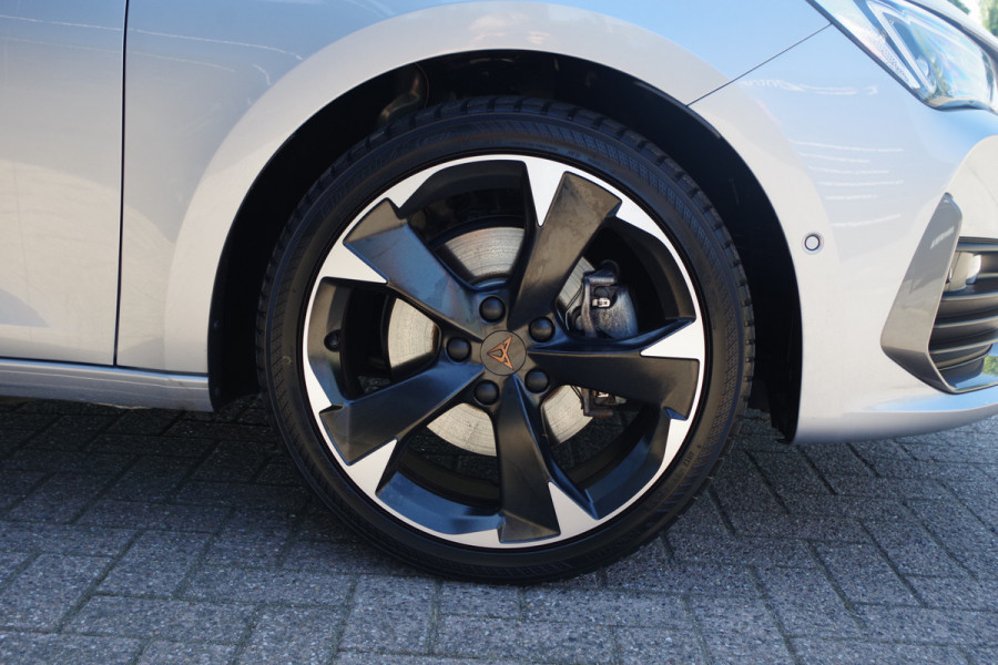 CUPRA Leon Sportstourer 1.4 e-Hybrid 245 PK VZ Adrenaline, Adap. Cruise Control, Sfeerverlichting, LED, Camera