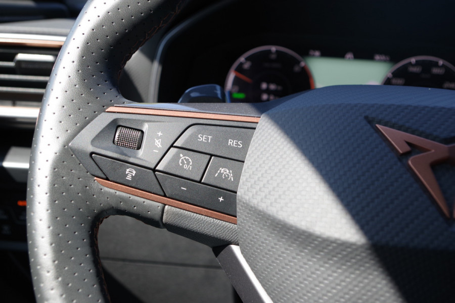 CUPRA Leon Sportstourer 1.4 e-Hybrid 245 PK VZ Adrenaline, Adap. Cruise Control, Sfeerverlichting, LED, Camera