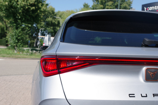 CUPRA Leon Sportstourer 1.4 e-Hybrid 245 PK VZ Adrenaline, Adap. Cruise Control, Sfeerverlichting, LED, Camera
