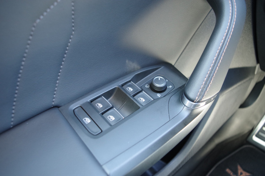 CUPRA Leon Sportstourer 1.4 e-Hybrid 245 PK VZ Adrenaline, Adap. Cruise Control, Sfeerverlichting, LED, Camera