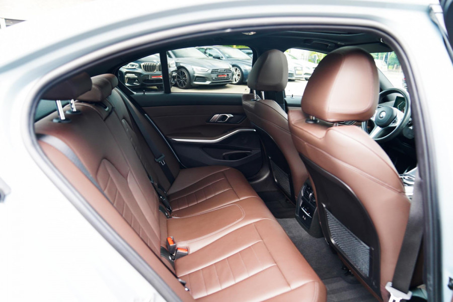 BMW 3 Serie 318i | Carplay | M-Pakket | Headup