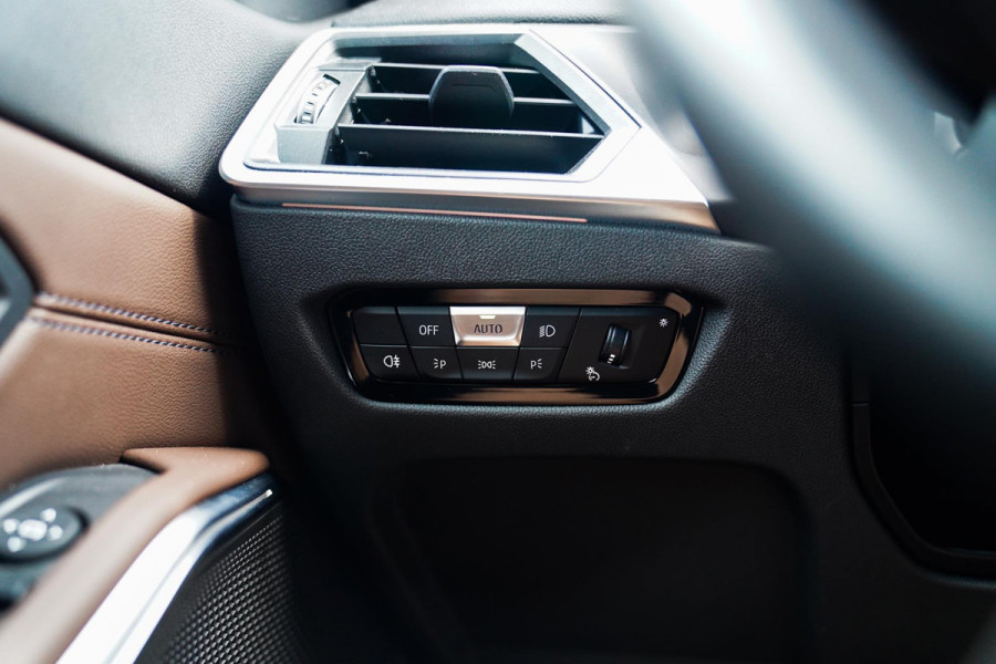 BMW 3 Serie 318i | Carplay | M-Pakket | Headup
