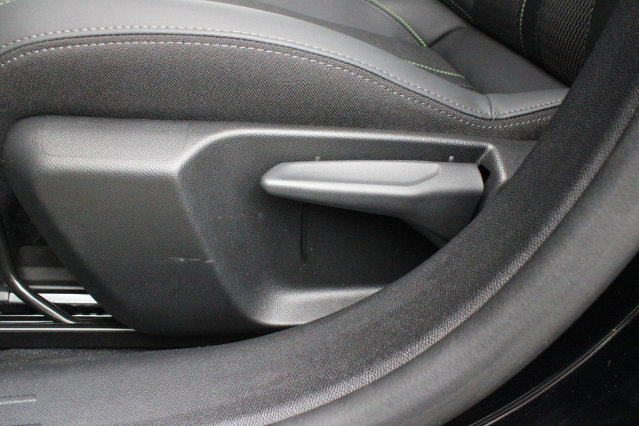 Peugeot 208 Hybrid 145PK e-DCS6 GT | NAVIGATIE | DRAADLOZE APPLE CARPLAY/ANDROID AUTO | CAMERA VOOR + ACHTER | FULL LED KOPLAMPEN | LICHTMETALEN VELGEN 17" | DODEHOEK DETECTIE | DRAADLOZE TELEFOONLADER | KEYLESS ENTRY/START | DAB+ RADIO | ADAPTIVE CRUISE CONTROL |