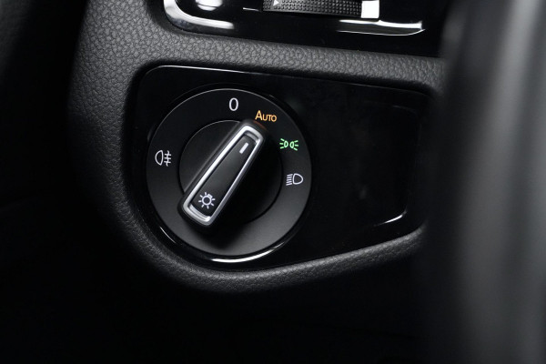Volkswagen Golf 7.5 - 1.5 TSI ACT 2x R Line 150 PK | Pano-dak | Virtual | CarPlay | Cruise | Stoelverwarming | Camera | LED | PDC |