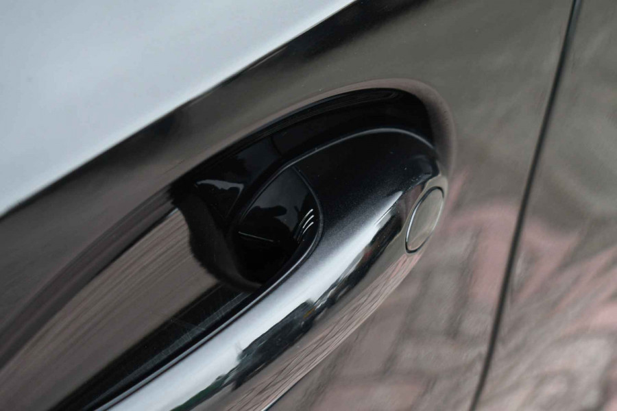 BMW 3 Serie Touring 320e M-Sport Pano El-zetels 360-cam HUD 19inch