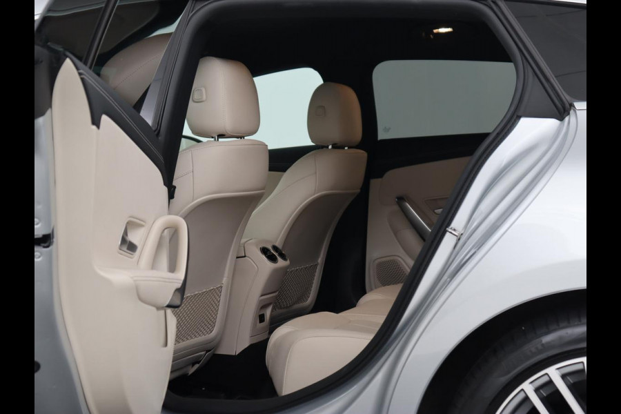 Mercedes-Benz CLA-Klasse Shooting Brake 180 Luxury Line | Leder | Adaptive cruise | Stoelverwarming | Camera | Matrix LED | Carplay | Sfeerverlichting | Widescreen | Keyless
